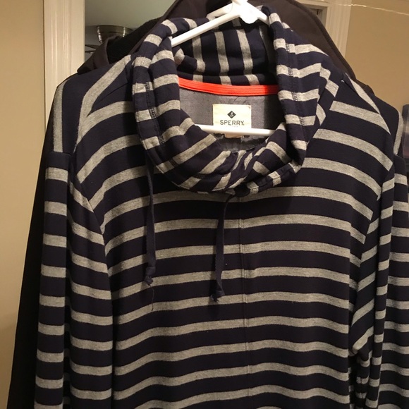 Sperry pullover - Picture 3 of 3